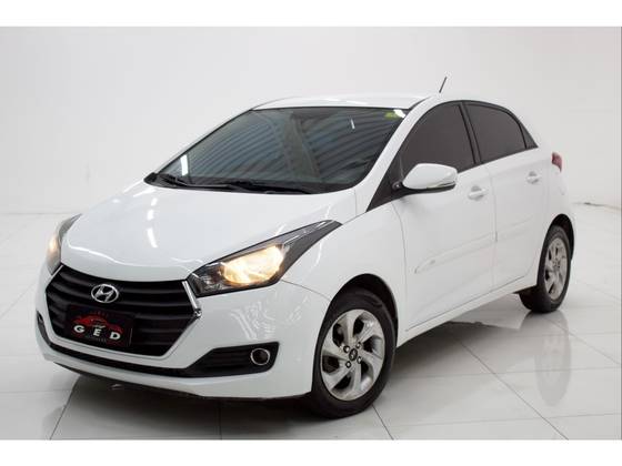 HYUNDAI HB20 1.6 COMFORT PLUS 16V FLEX 4P MANUAL HYUNDAI HB20 1.6 COMFORT PLUS 16V FLEX 4P MANUAL